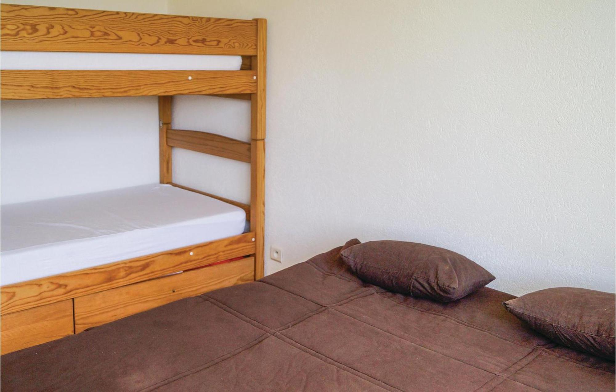 Cozy Apartment In Premanon With Kitchenette Kültér fotó